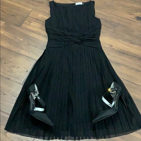 Calvin Klein Dresses & Skirts - Calvin Klein black fully lined pleated dress